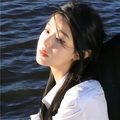 女孩不微笑 封面